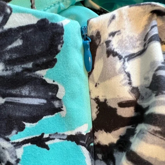 TAYLOR FLORAL DRESS Size 6 - Picture 5 of 9